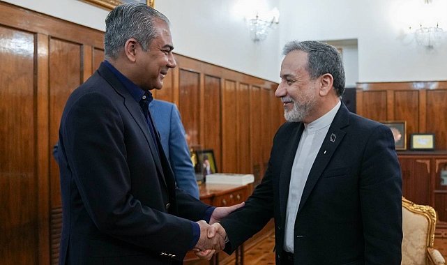 Pakistanlı Bakan Naqvi, Pezeşkiyan tarafından kabul edildi