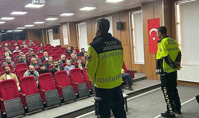 Patnos'ta okul servis şoförlerine trafik eğitimi verildi