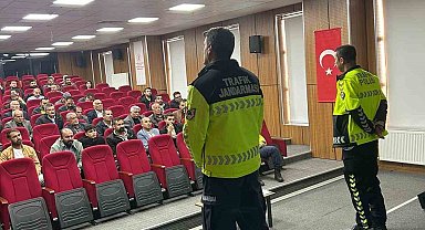 Patnos'ta okul servis şoförlerine trafik eğitimi verildi