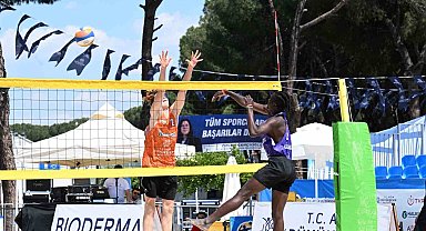 Plaj voleybolunun kalbi Aydın Tekstil Park'ta atıyor