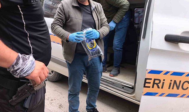 Polisten kaçtı, üzerinden ruhsatsız tabanca çıktı