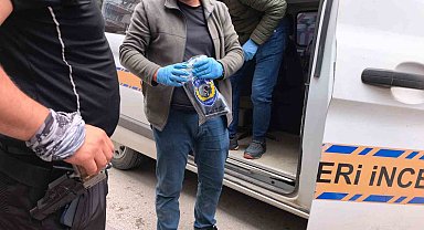 Polisten kaçtı, üzerinden ruhsatsız tabanca çıktı