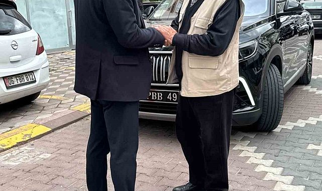 Pursaklar Belediye Başkanı Çetin, vatandaşlarla bayramlaştı