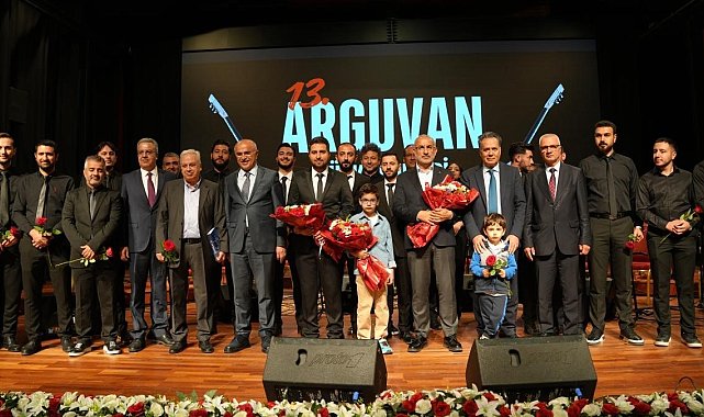 "13. Arguvan Türkü Günleri" konseri büyük ilgi gördü