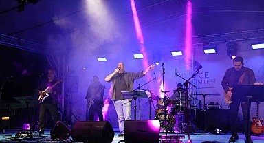 "DÜFest 2026" renkli görüntülere sahne oldu