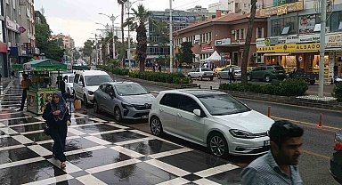 Sağanak yağışa hazırlıksız yakalandılar