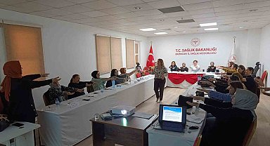 Sağlık çalışanlarına doğum süreci ve yenidoğan bakımı eğitimi