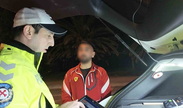 Sahilde tehlikeli yolculuk pahalıya patladı: Polisle diyaloğu dikkat çekti