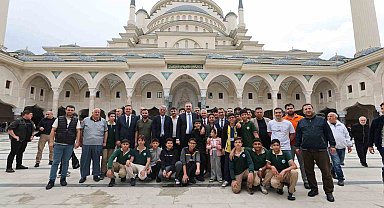 Şahinbey'de gençlerle buluştular