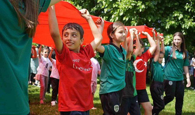Sakarya'da 19 Mayıs coşkusu: Bando eşliğinde yürüdüler