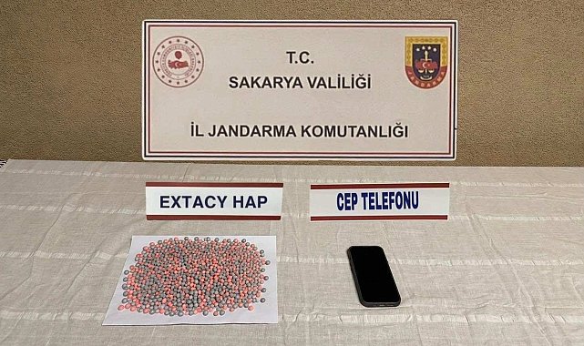 Sakarya'da 3 ilçede uyuşturucu operasyonu: Evlerini uyuşturucu imalathanesine çevirmişler