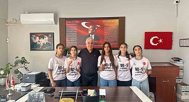 Salihli'nin yıldız güreşçileri Bolu'dan madalyalarla döndü