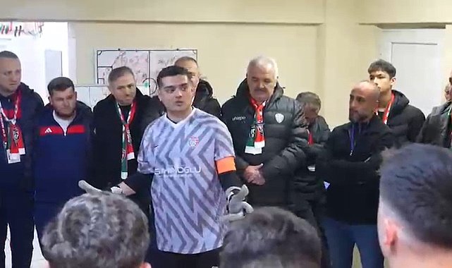 Şampiyonluk maçı öncesi takım kaptanından ağlatan konuşma
