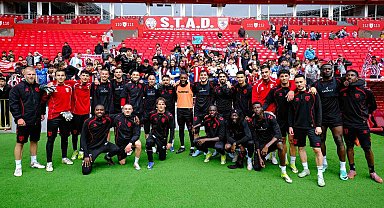 Samsunspor, Göztepe hazırlıklarını çocuk taraftarların desteğiyle tamamladı