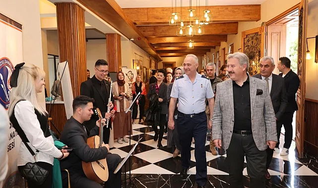 Sanat Melikgazi'de karma resim sergisi açıldı
