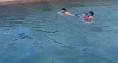 Şanlıurfa'da otomobil sulama kanalına devrildi: 2 kadını vatandaşlar kurtardı