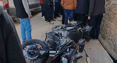 Sarıveliler'de motosiklet kazası: 1 yaralı