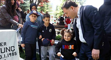 Şehitlikte hüzünlü arife