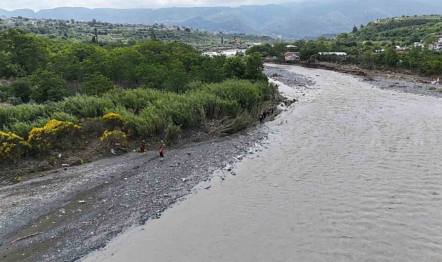 Sel felaketinde kaybolan 2 genci arama çalışmaları ikinci gününde devam ediyor