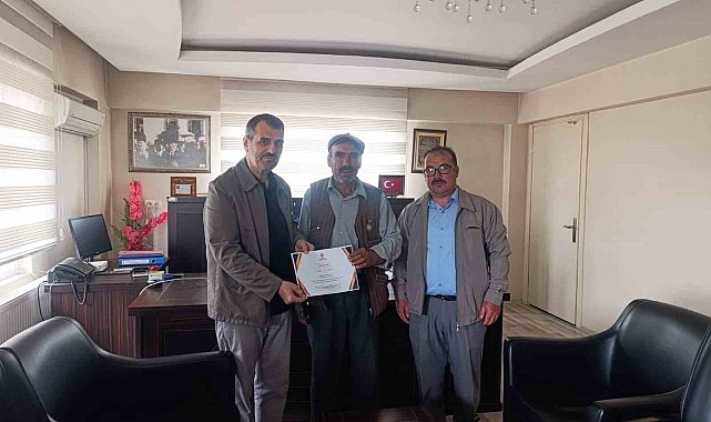 Selendili vatandaş 10 küçükbaş kurbanını vekaletle bağışladı