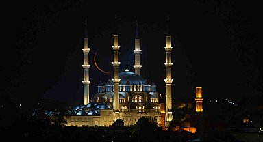 Selimiye'de hilalli sabah, objektiflere yansıdı