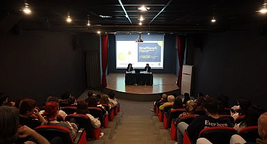 Sinemaseverler "SineFilozofi" söyleşisinde buluştu