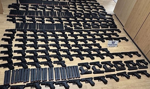 Sınır kapısında tırda 198 kaçak tabanca ele geçirildi