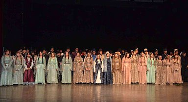 Sinop'ta liseli gençler destanları sahneye taşıdı