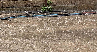 Şırnak dolu yağışıyla beyaza bürüdü