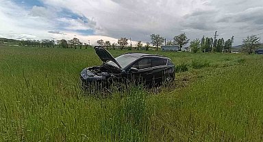 Sivas'ta trafik kazası: 1'i çocuk 3 yaralı