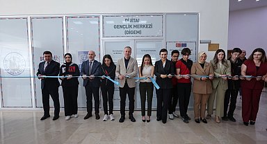 Sivas'ta Dijital Gençlik Merkezi açıldı