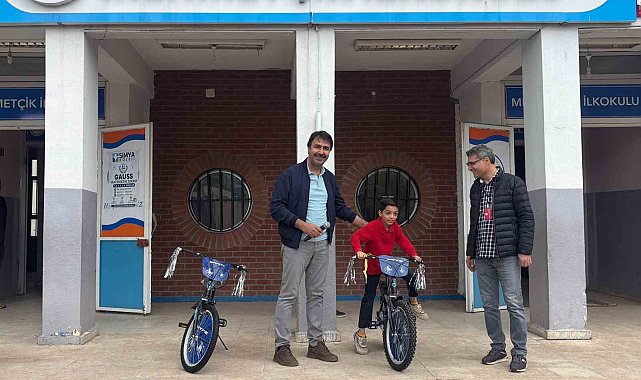 Siverek'te çevreye duyarlı öğrenciler bisikletle ödüllendirildi