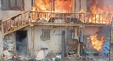 Soba bacasından çıkan yangın korkuttu