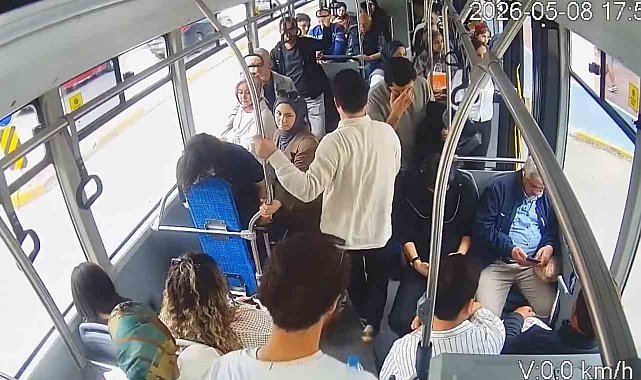 Şoför sürdü, sağlık çalışanı müdahale etti: Otobüsteki panik anları kamerada
