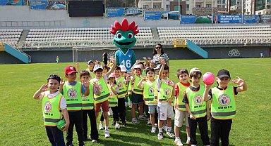 Spor Şenlikleri'nde sıra minik öğrencilerin