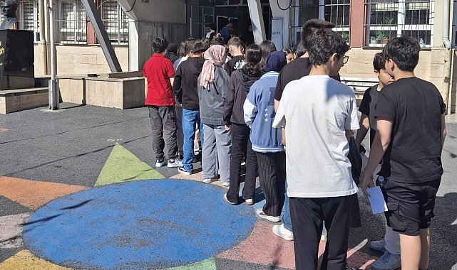 Sultangazi Belediyesinden LGS ve TYT provası