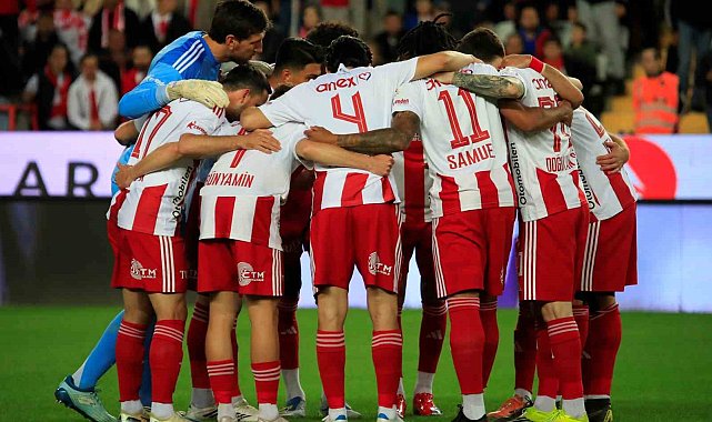 Süper Lig'e veda edecek son takım yarın belli olacak