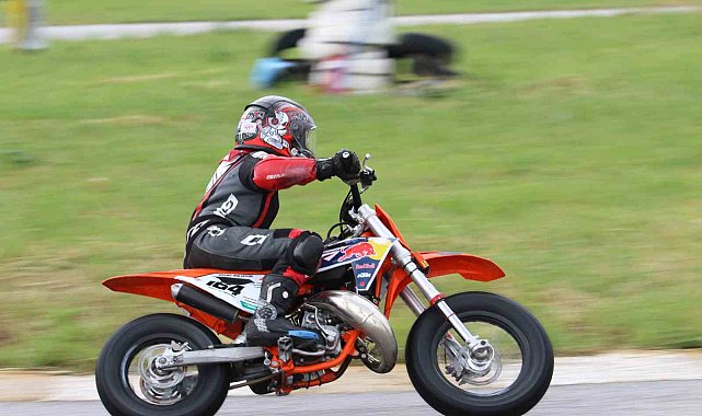 Süpermoto ve MotoMini heyecanı Uşak'ta başladı