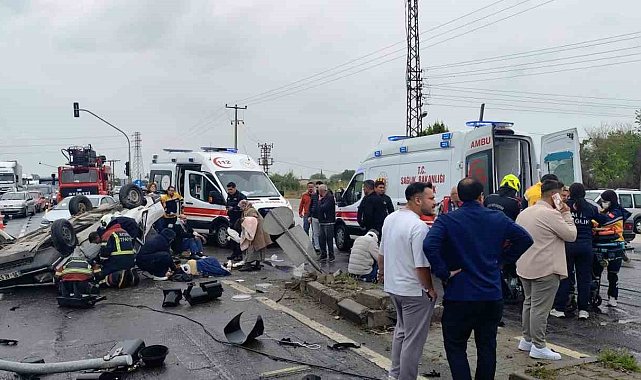 Takla atan otomobil ters döndü: 2'si çocuk 5 yaralı