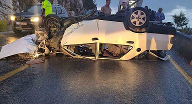 Takla atan otomobil ters döndü: 5 yaralı