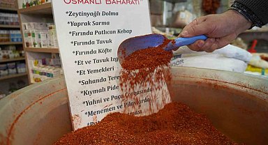 Tarifini kendi buldu, 29 yıldır aynı baharatı satıyor
