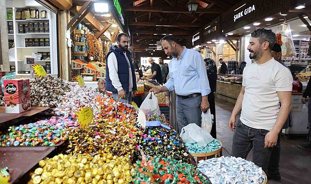 Tarihi Kapalı Çarşı'da Kurban Bayramı yoğunluğu yaşanıyor