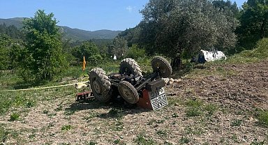 Tarlasını sürerken traktörün altında kalarak hayatını kaybetti