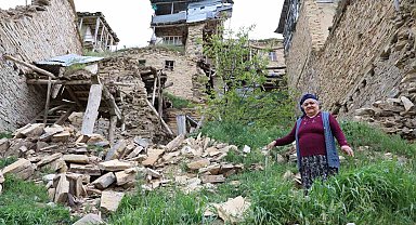 Taş evleriyle Ortaçağ dönemini andıran 8 asırlık köy ilgi bekliyor