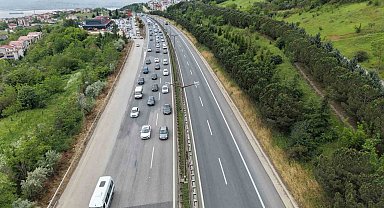 Tatilin ikinci gününde TEM'de trafik yoğun akıcı ilerliyor