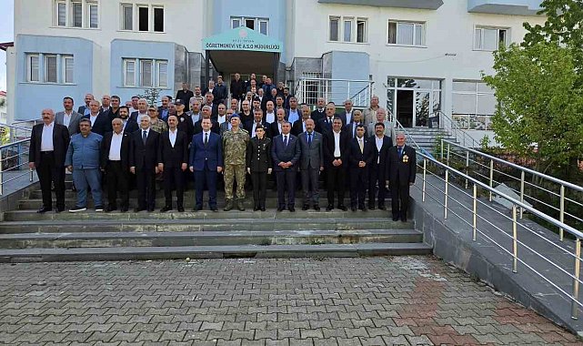 Tatvan'da bayramlaşma programı gerçekleştirildi