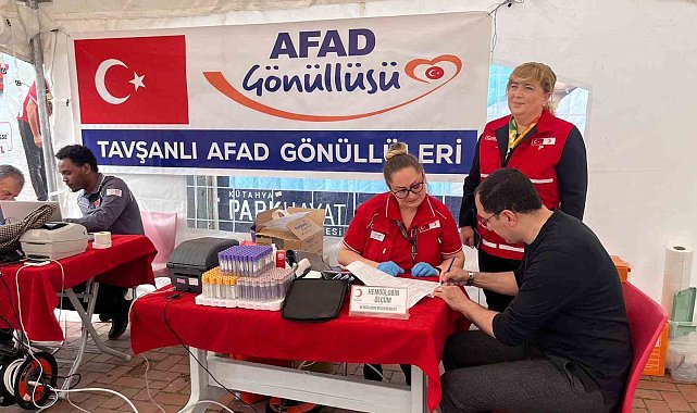 Tavşanlı Kaymakamı Özdemir'den 11'inci kan bağışı
