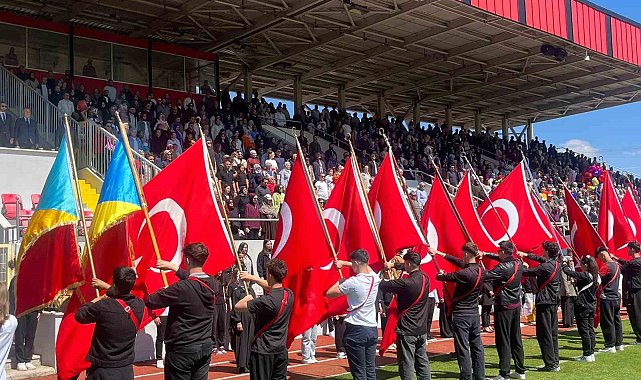 Tavşanlı'da 19 Mayıs Atatürk'ü Anma, Gençlik ve Spor Bayramı görkemli törenlerle kutlandı
