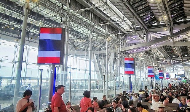 Tayland aralarında Türkiye'nin de olduğu 93 ülkenin vizesiz kalış süresini 30 güne düşürdü