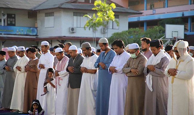 Tayland'da binlerce Müslüman Kurban Bayramı namazında bir araya geldi